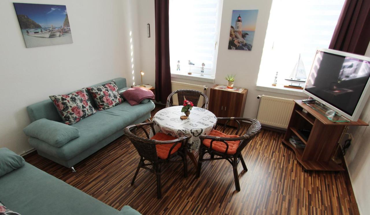 Ferienwohnung Familienwohnung Kröpelin Buitenkant foto